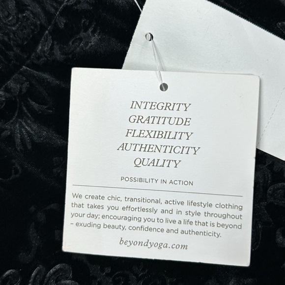 Beyond Yoga Best Dress Pant in Black Textured Velvet Wide Leg Flare Size XS NWT - Picture 7 of 11